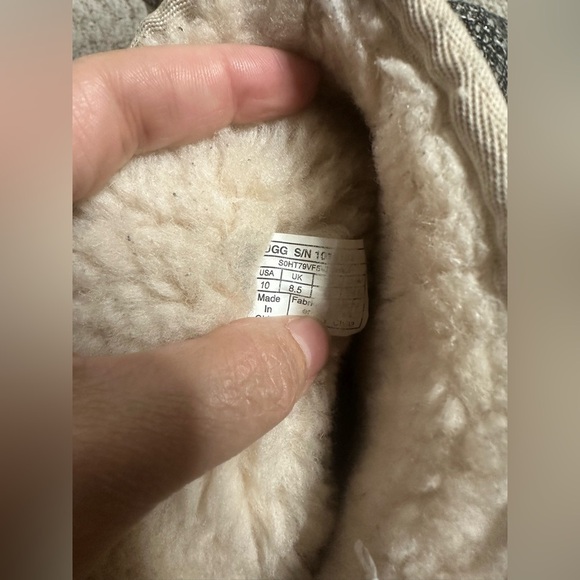 UGG Classic Short Frill Black Boots Women's size 10 - Picture 5 of 5